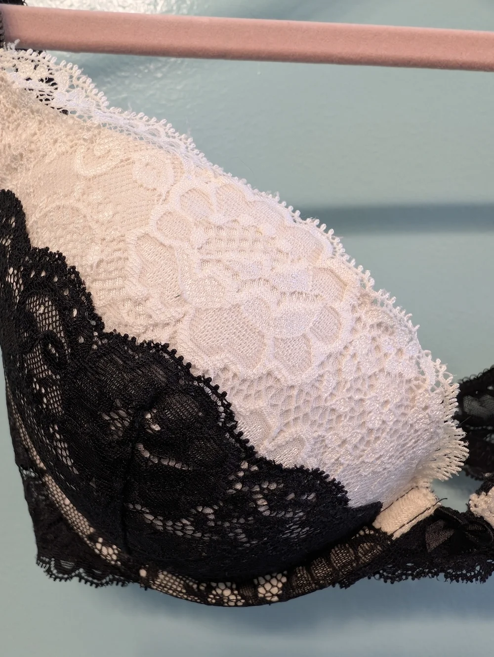 Victoria's Secret Two-Tone Lace Plunge Bra — Black & White